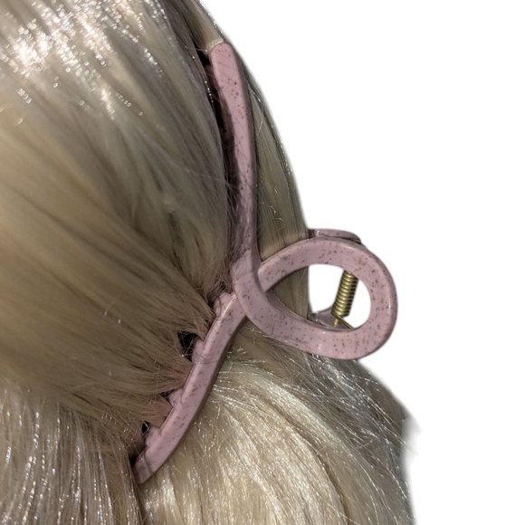 🍁 3/$15 Eco Friendly Claw Hair Clip - Picture 1 of 4